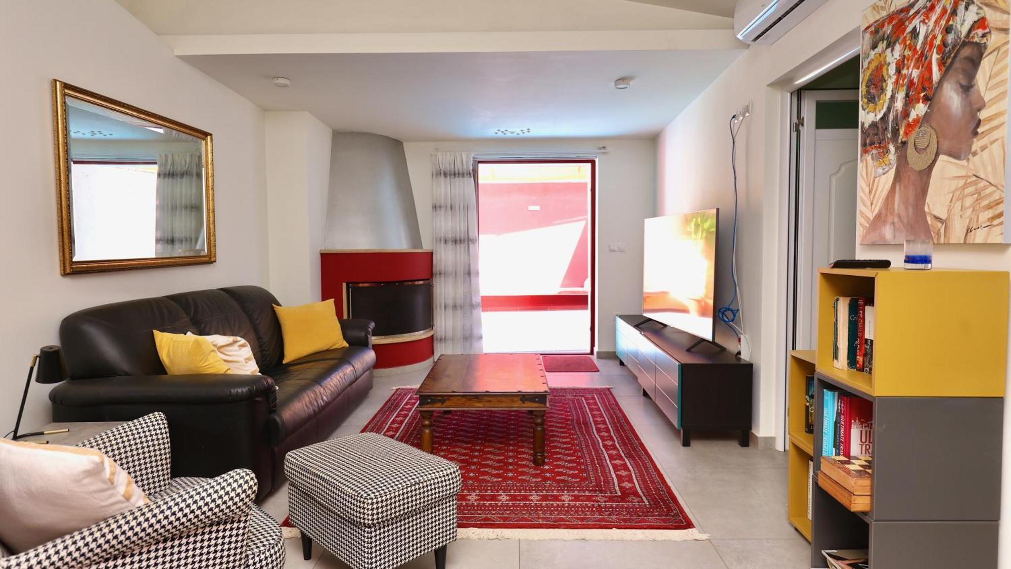 Вилла The Bordeaux Door Aegina Экстерьер фото